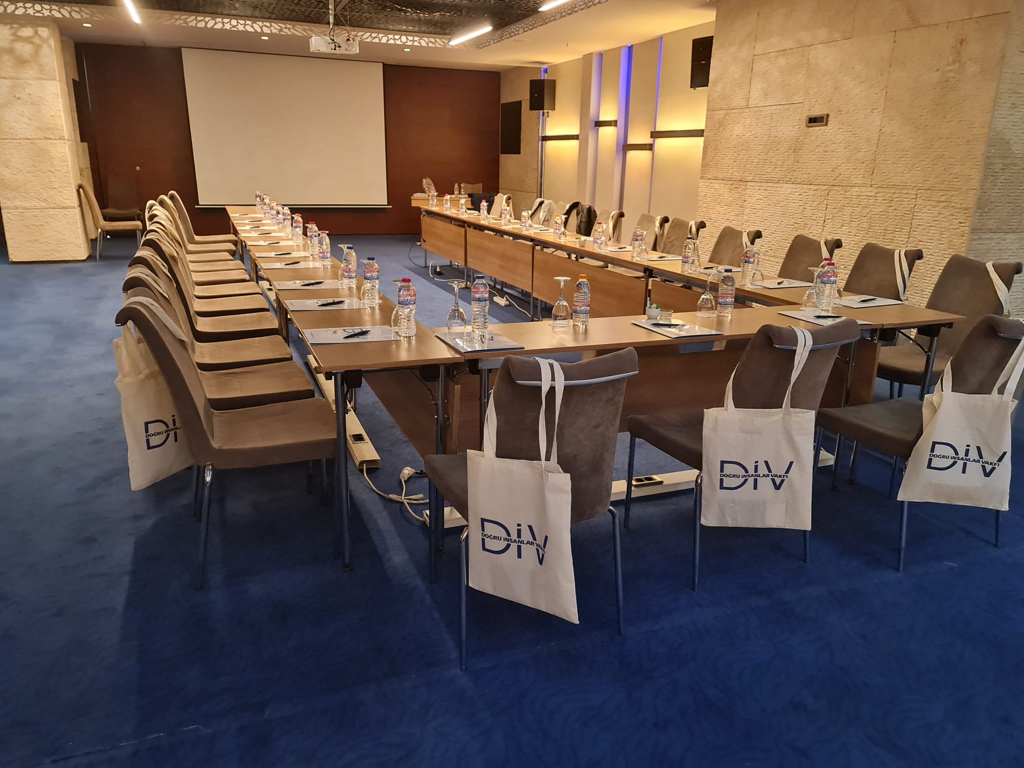 18.10.2023 Tarihindeki Vakıf Toplantımızda Rozet Takma Töreni Gerçekleştirildi